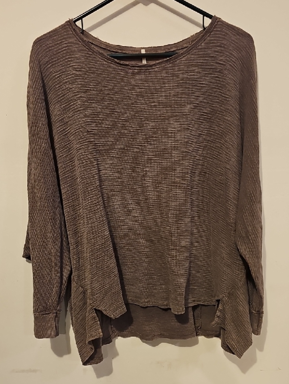 Hello Nite Womens Purple Oversized Gorgeous Top. Size Medium